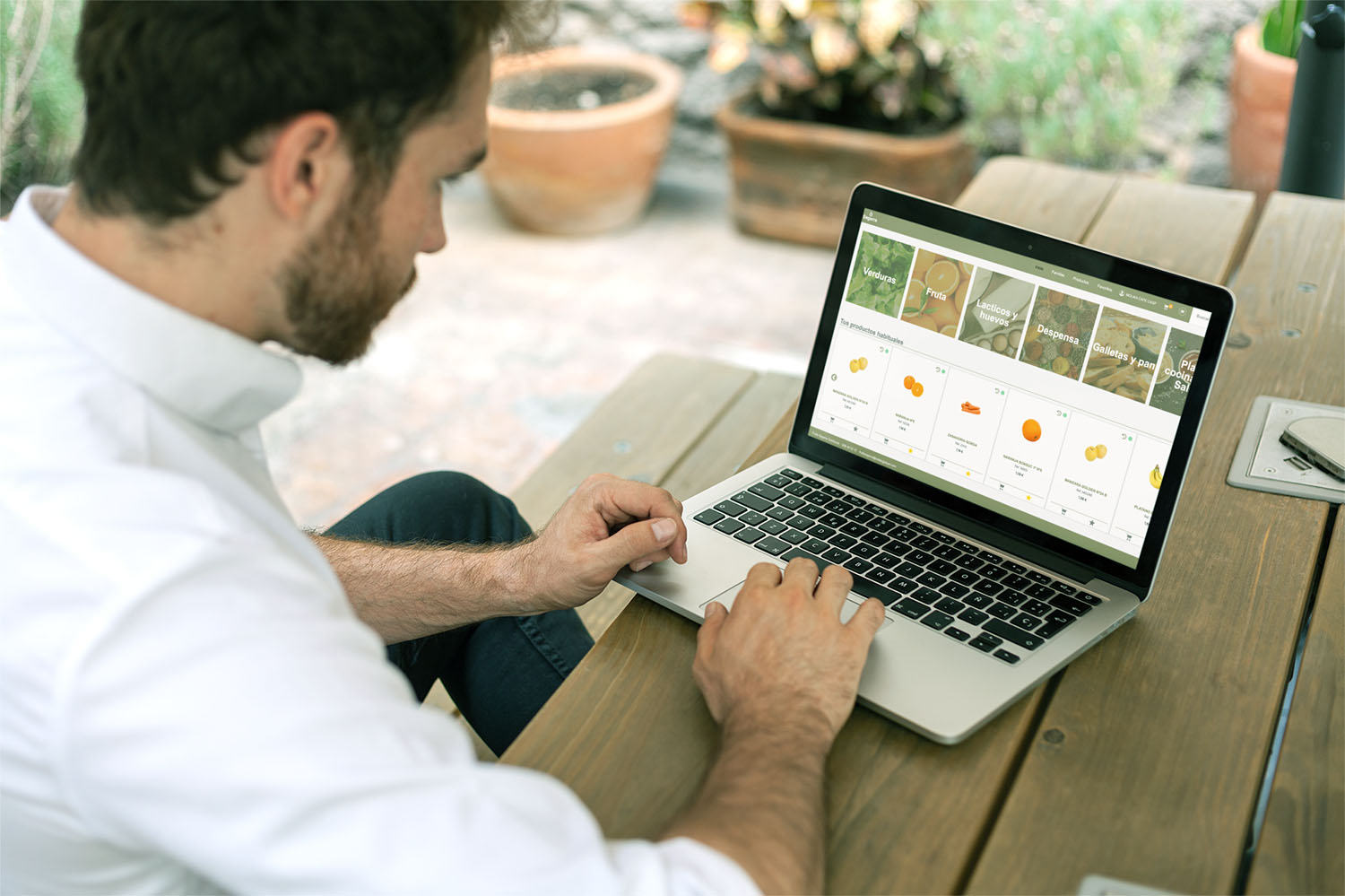 sagarra mockup macbook - CatalogPlayer